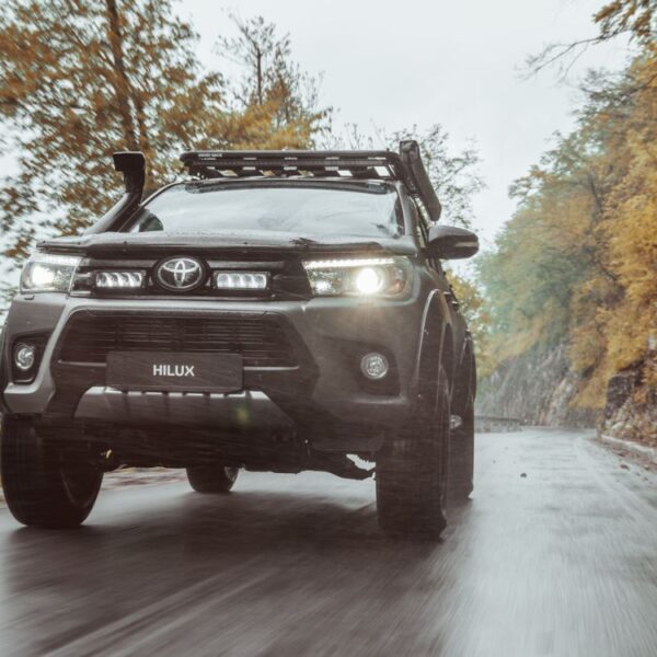 Alternative view of KIT MONTAGE RRR4 CALANDRE TOYOTA HILUX 2017+
