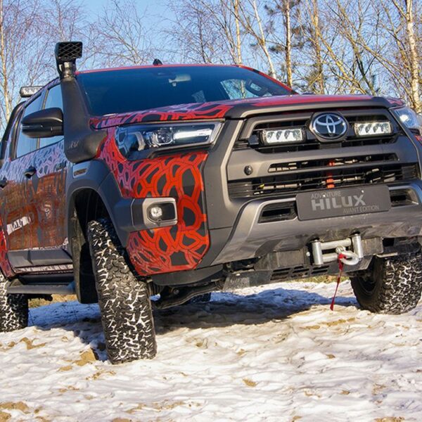 Alternative view of KIT MONTAGE RRR4 CALANDRE TOYOTA HILUX INVINCIBLE 2021+