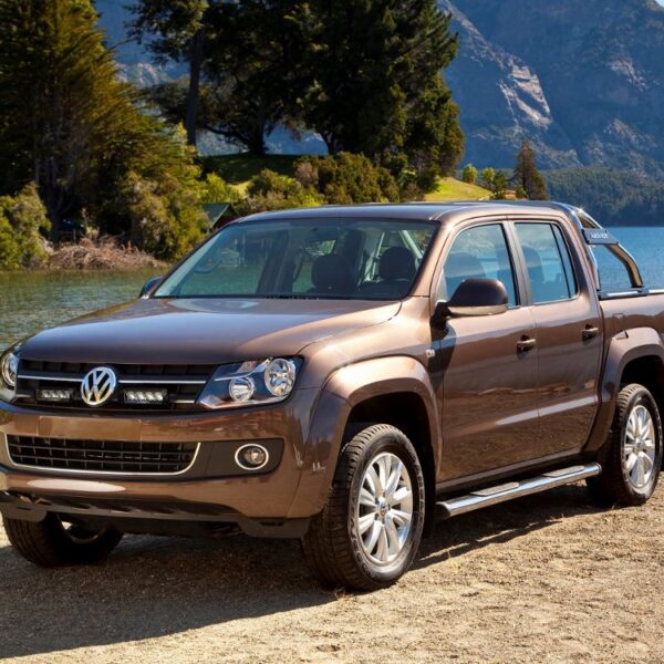 Alternative view of KIT MONTAGE RRR4 CALANDRE VW AMAROK 2010-2016