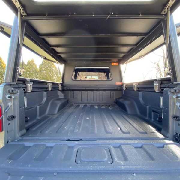 Hardtop Explorer noir lisse Jeep Gladiator 2019+ double cabine Alu-Cab