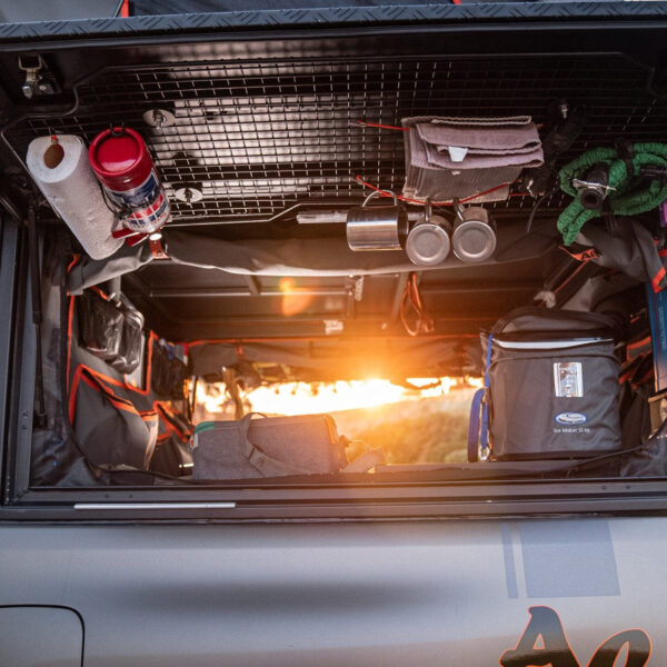 Grille de fixation pour les ouvrants latéraux du hardtop canopy camper Alu-Cab