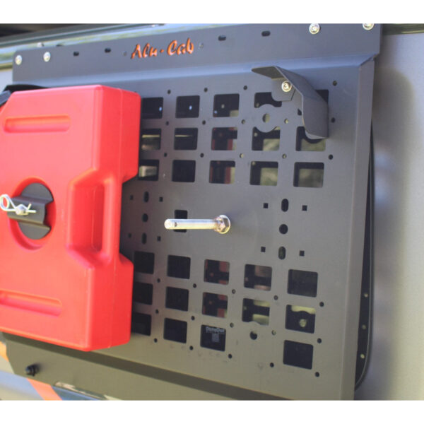 Support jerrycan sur plaque latérale Molle Alu-Cab Suzuki Jimny Alu-Cab