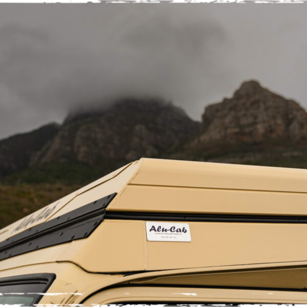 Alternative view of Toit relevable blanc Alu-Cab Hercules G2 Land Cruiser 75 78