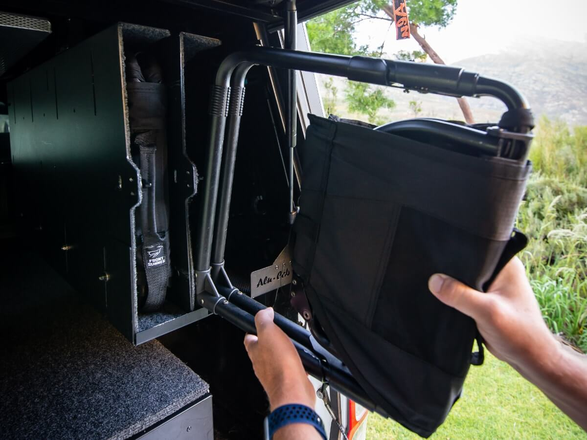 Support pour 4 chaises Frontrunner Alu-Cab – Image 3