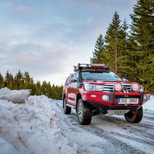 SUMMIT SAHARA SUITS HILUX 5/18
