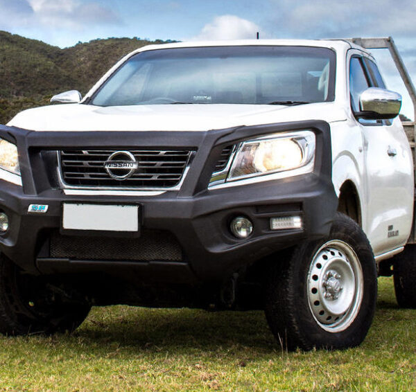 NIS NP300 NAV BL WINCH F