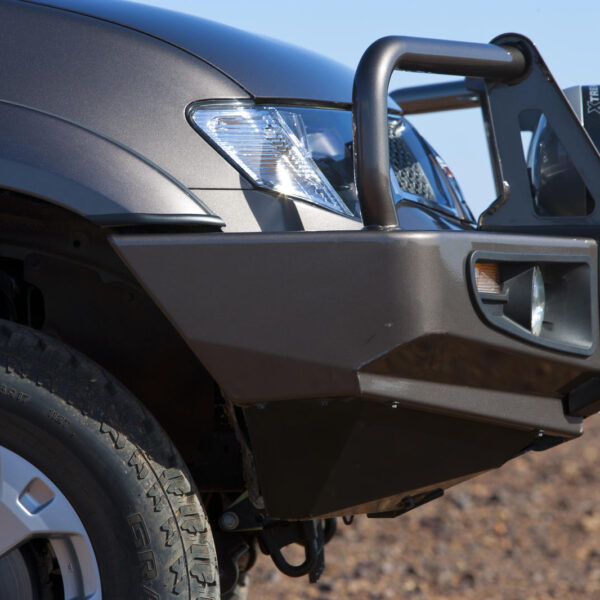Alternative view of WINCH BAR TRITON LATE09ON WITH FLARES