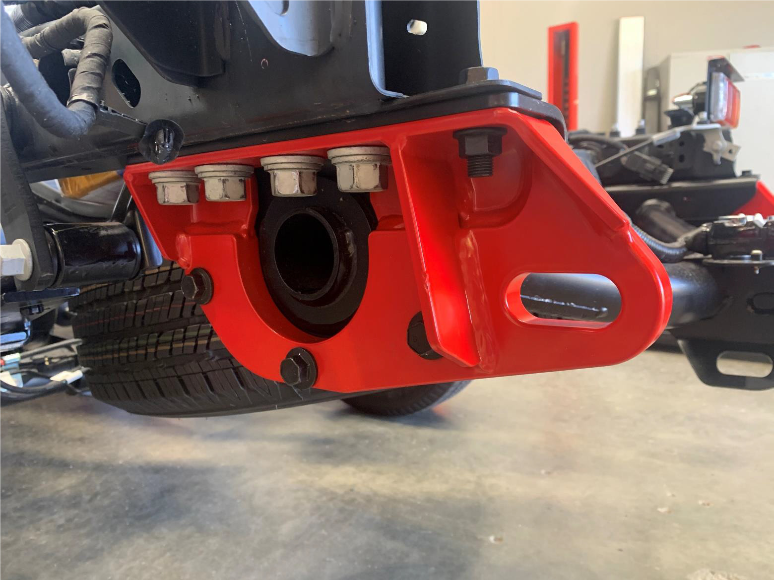 RECOVERY POINT REAR LHS SUIT OE TOWBAR CAB CHASSIS – Image 2
