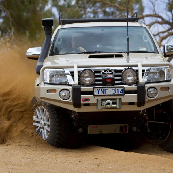 W/BAR HILUX 11ON FLARES AF20 – Image 4