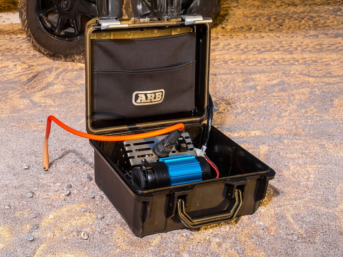 Mallette compresseur simple 12V Version 2 ARB avec tuyau 7m et raccords – Image 5