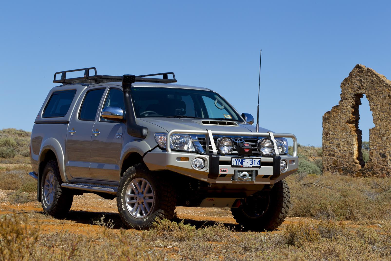 W/BAR HILUX 11ON FLARES AF20 – Image 5