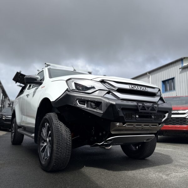 Pare-choc avant AFN pour Isuzu D-Max 2024+ (avec antibrouillards d'origine)