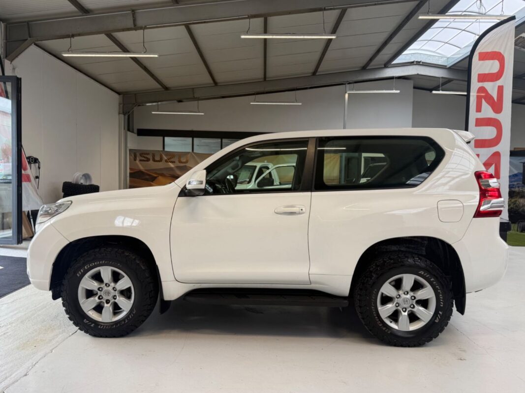TOYOTA LAND CRUISER