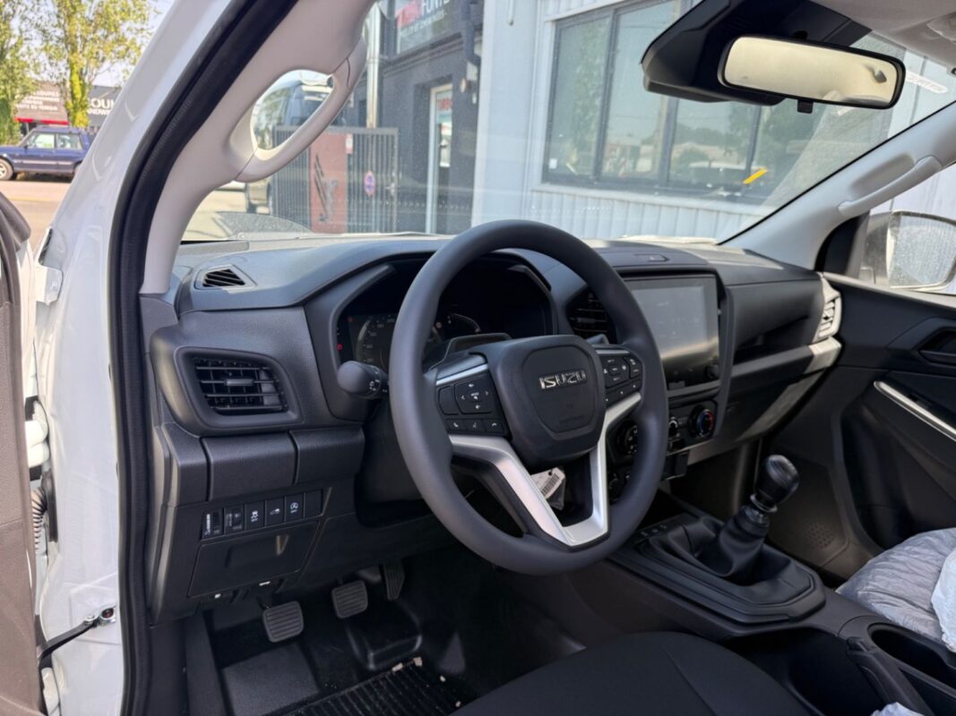 ISUZU D-MAX