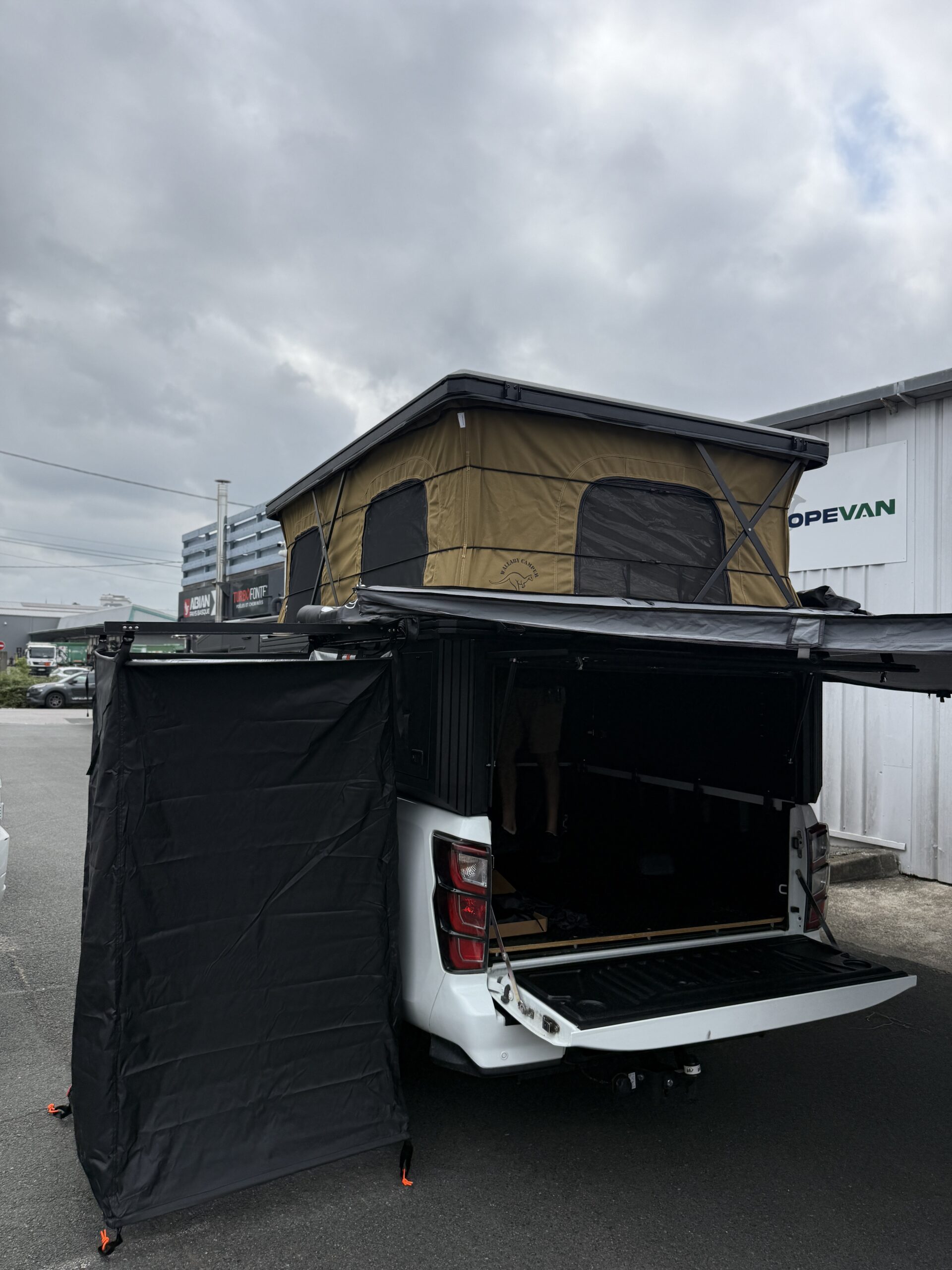 Hardtop aluminium Traveller avec toit relevable – Image 2