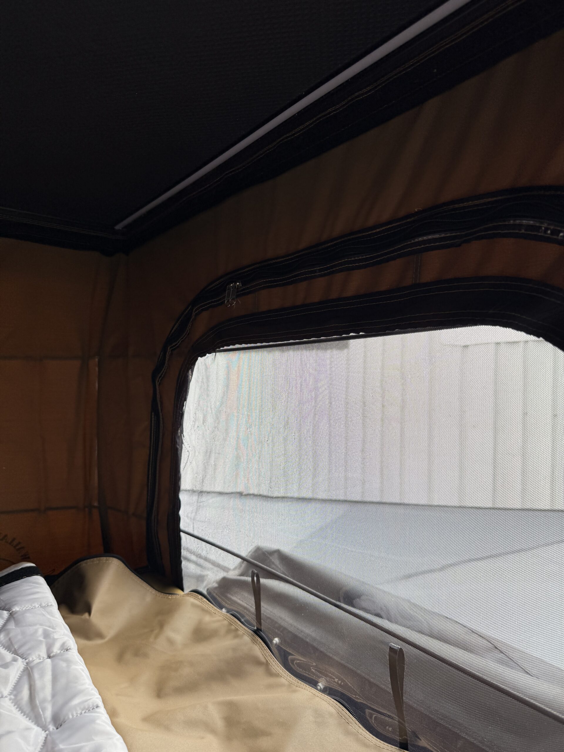 Hardtop aluminium Traveller avec toit relevable – Image 22