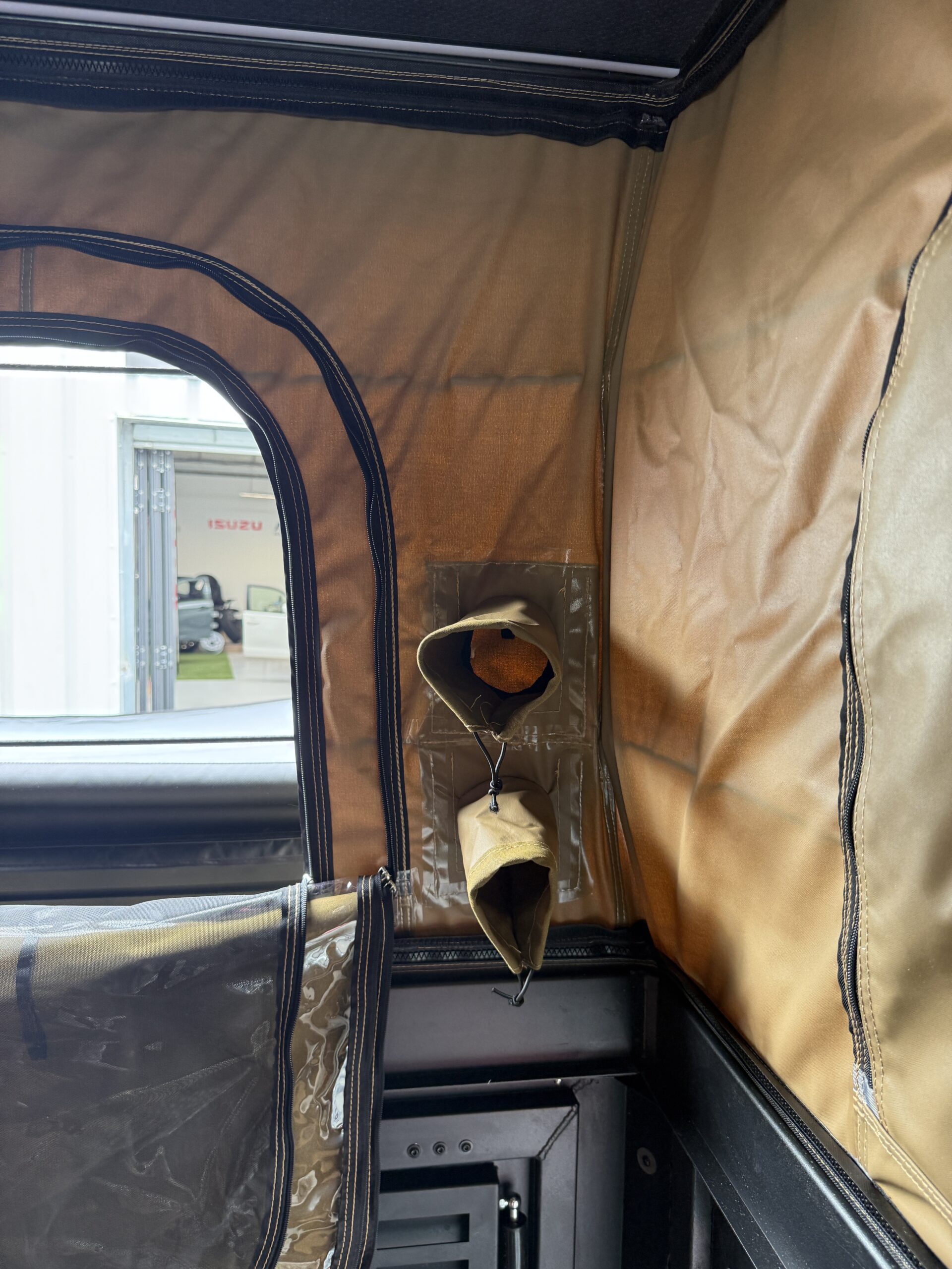 Hardtop aluminium Traveller avec toit relevable – Image 21
