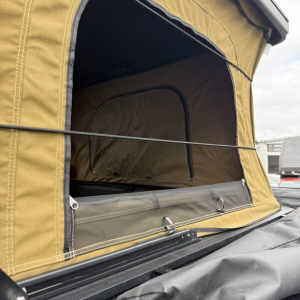 Hardtop aluminium Traveller avec toit relevable – Image 18