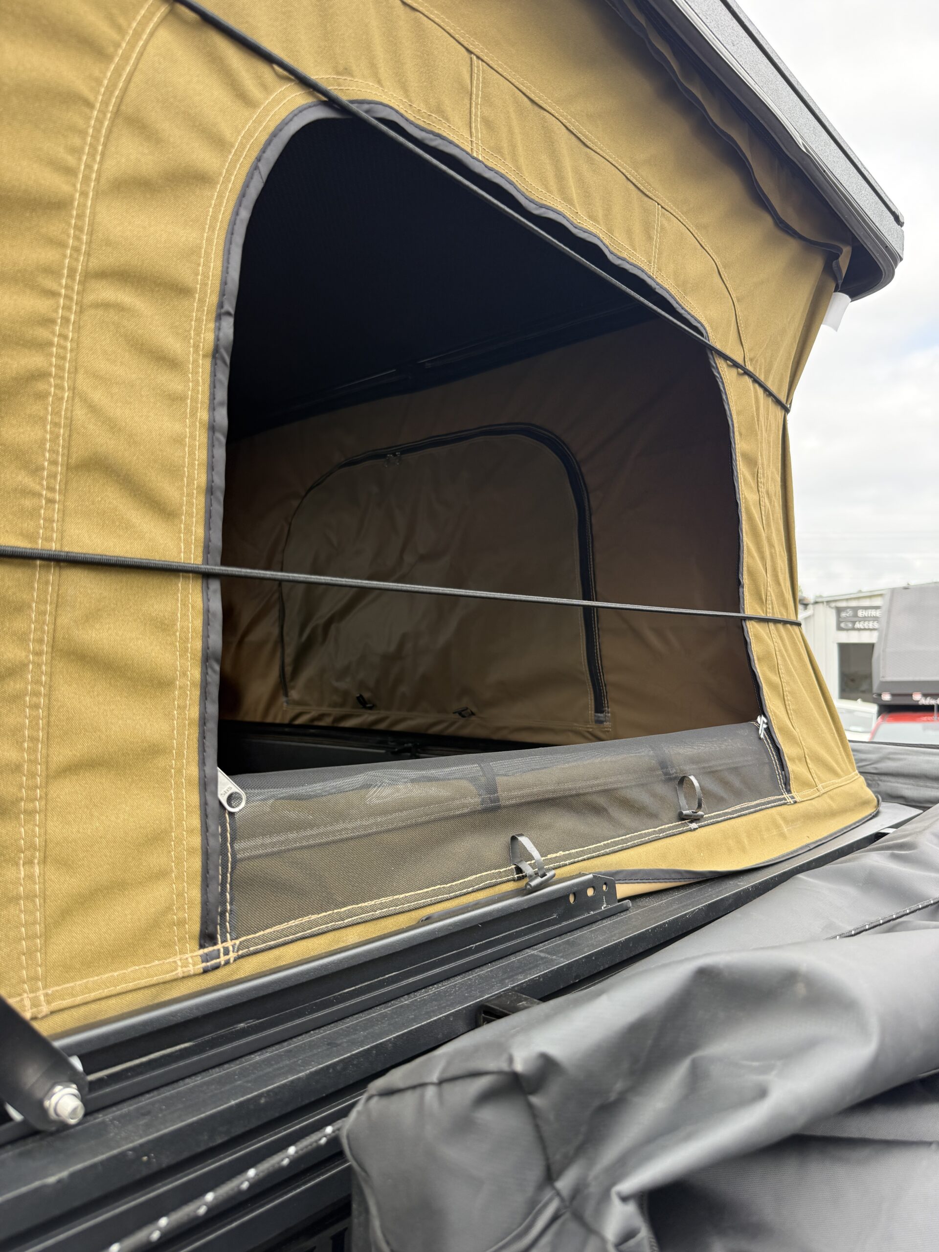 Hardtop aluminium Traveller avec toit relevable – Image 18