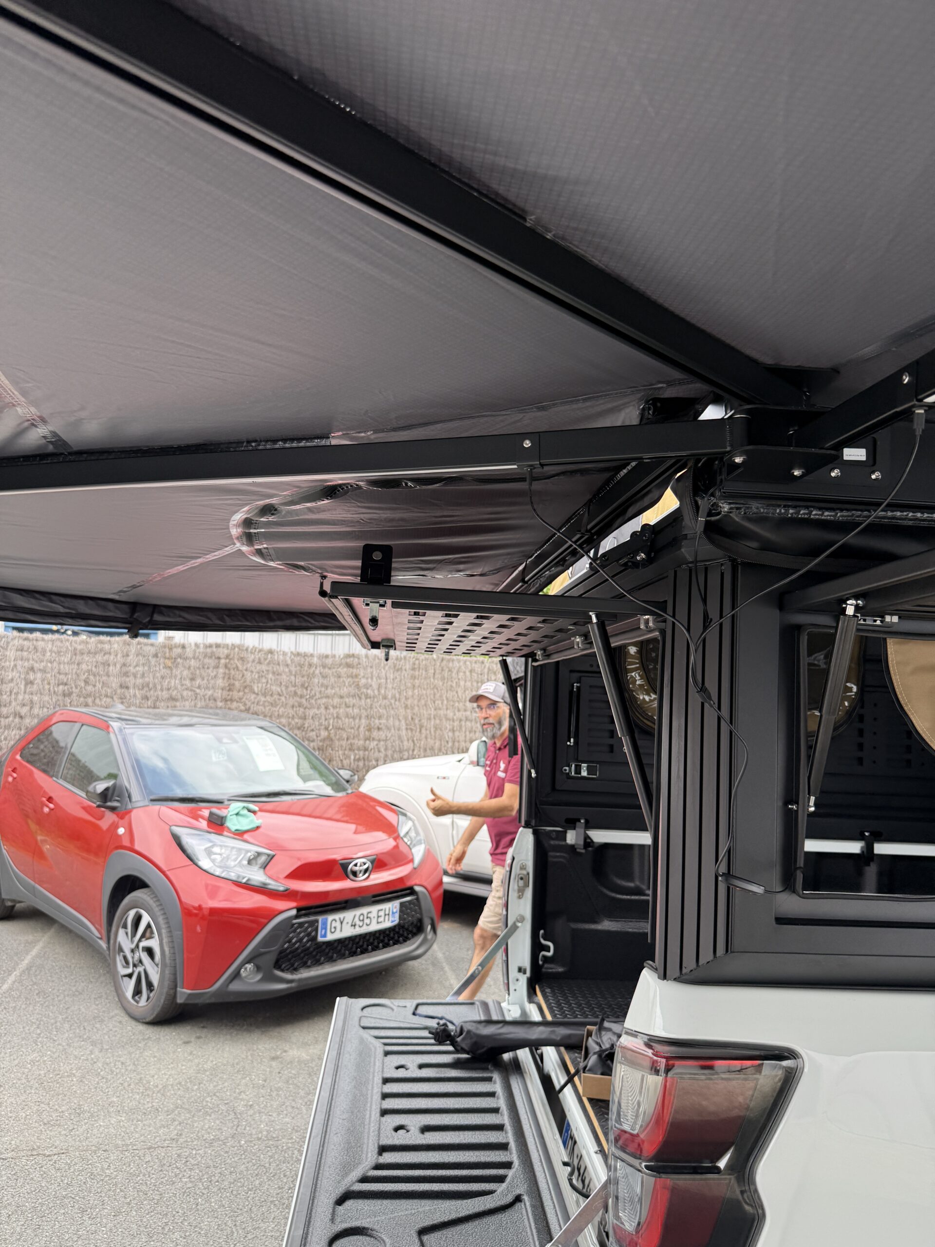 Hardtop aluminium Traveller avec toit relevable – Image 12