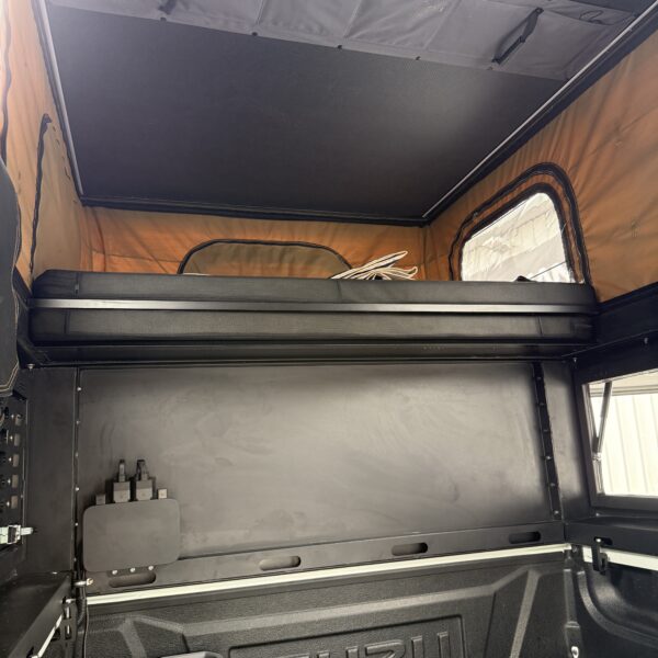 Hardtop aluminium Traveller avec toit relevable – Image 10