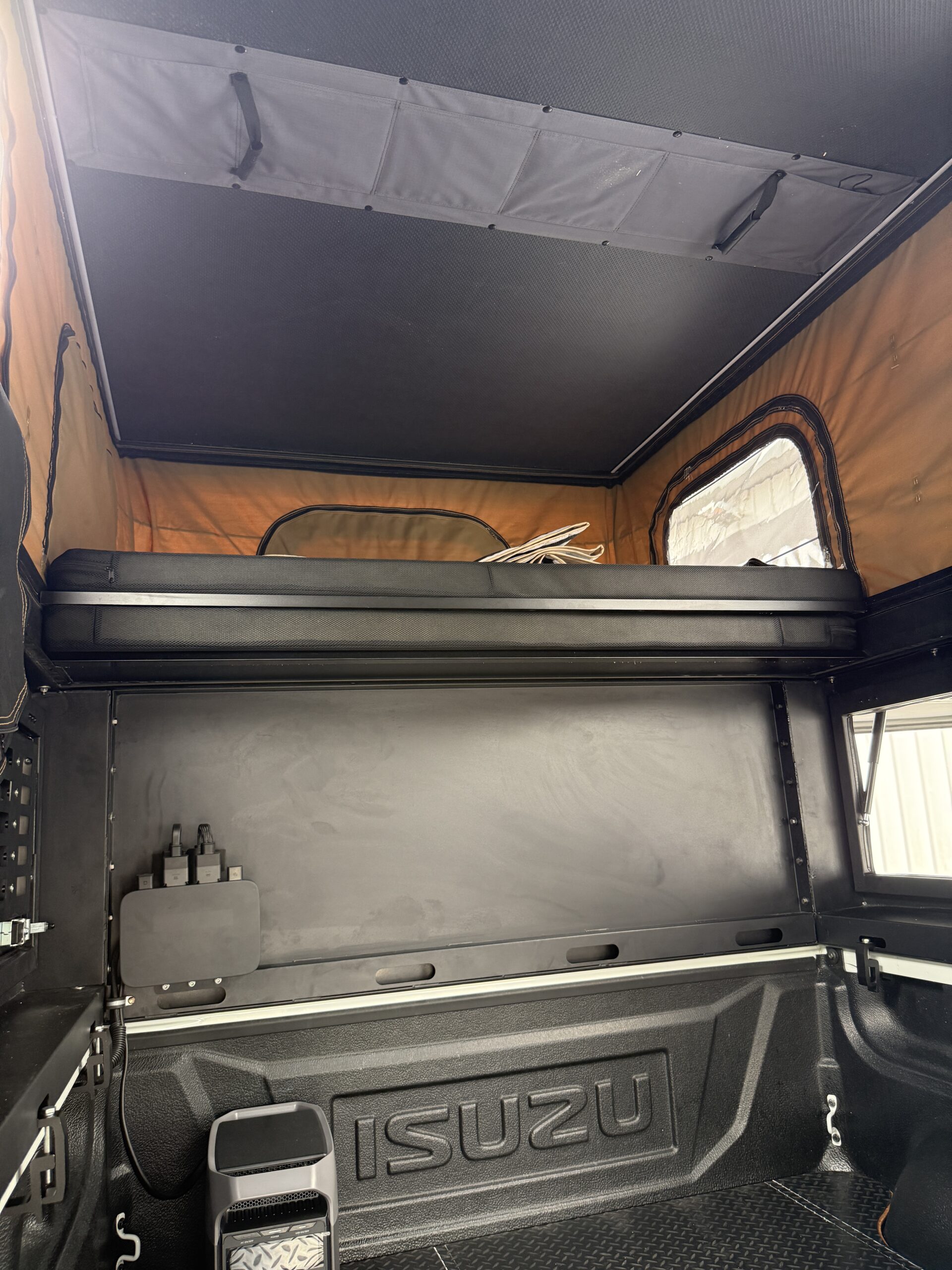 Hardtop aluminium Traveller avec toit relevable – Image 10