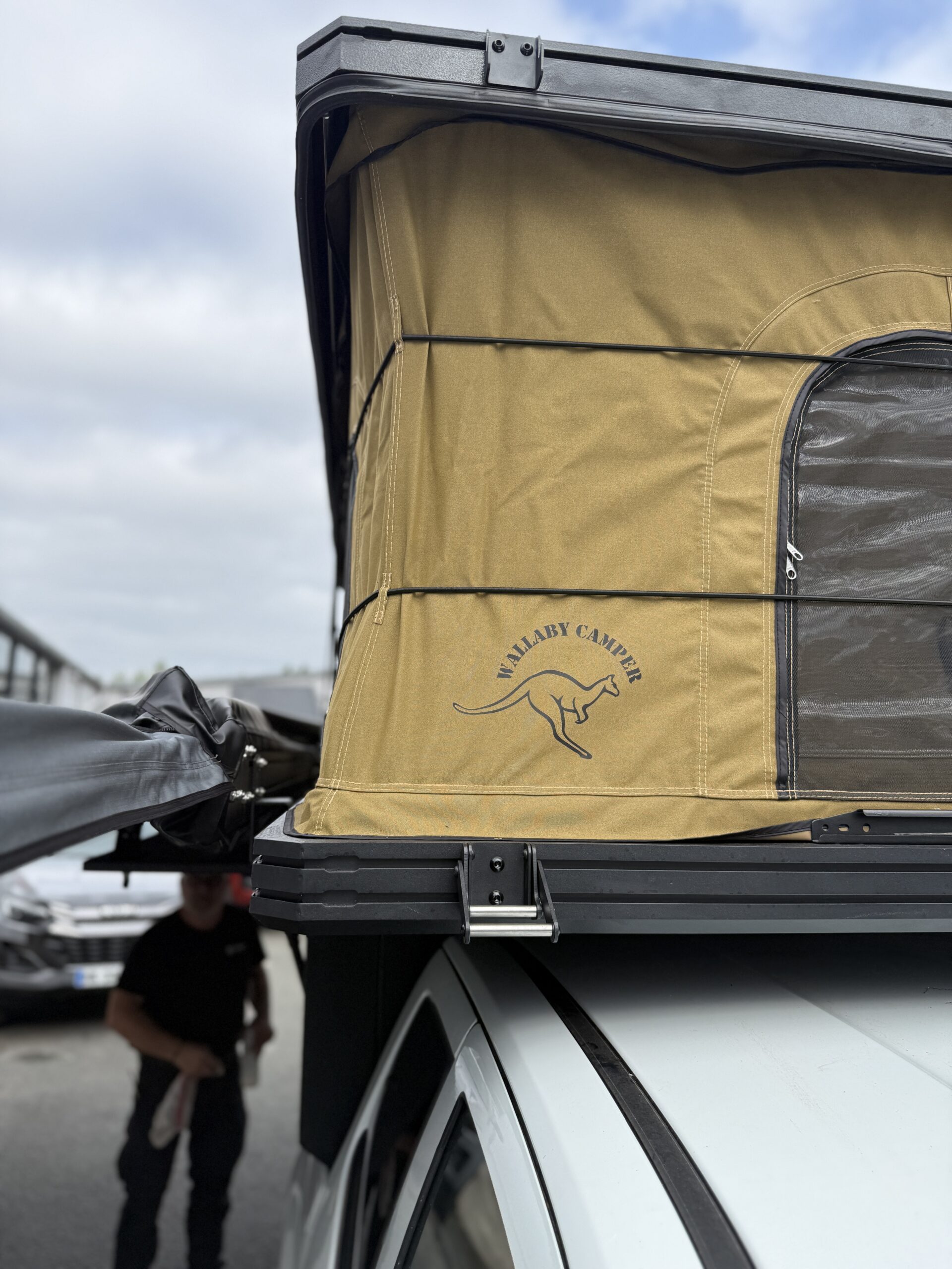 Hardtop aluminium Traveller avec toit relevable – Image 7