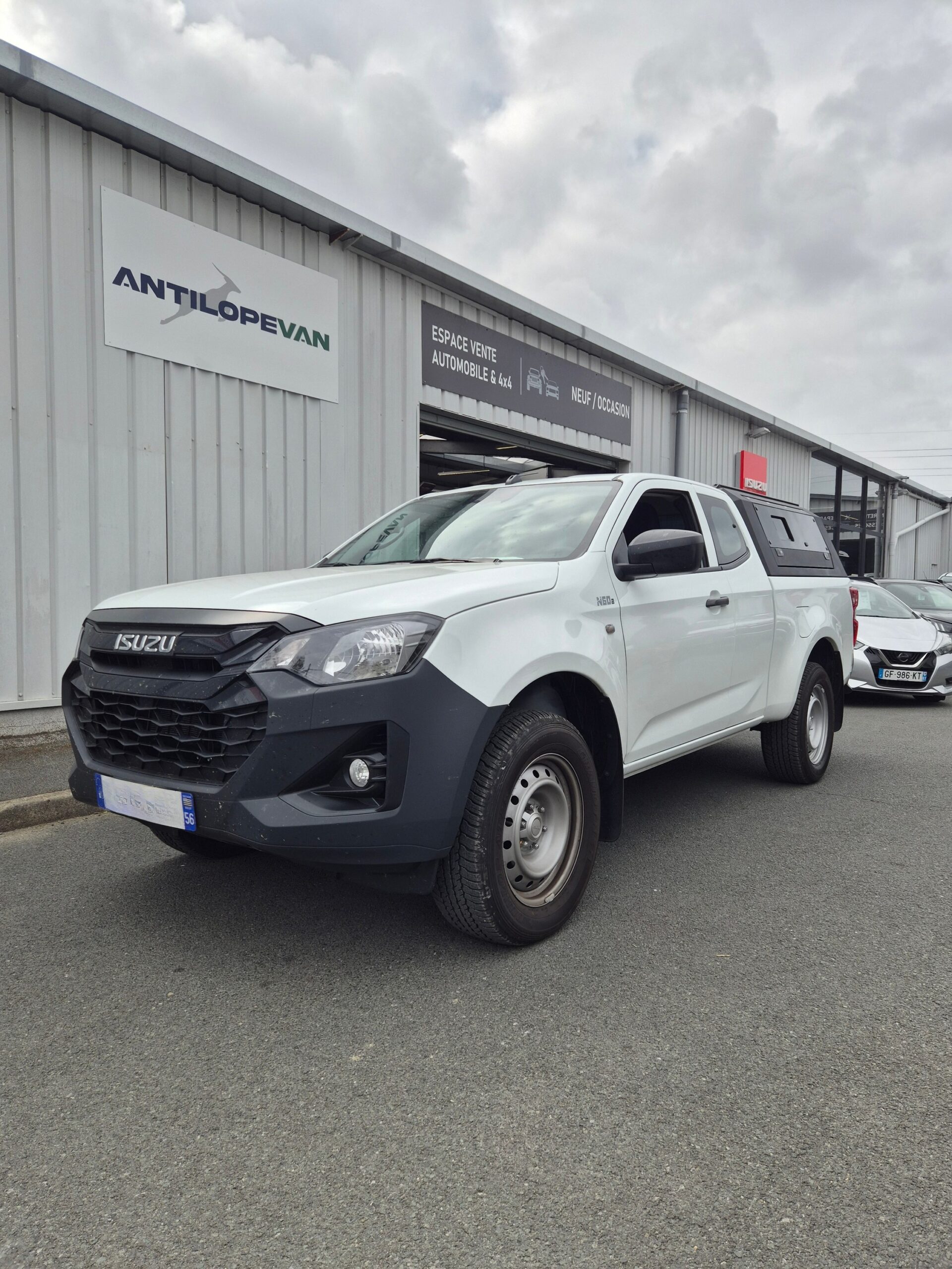 Hardtop vitré aluminium noir CW Isuzu D-Max Space Cab 2020+ – Image 26