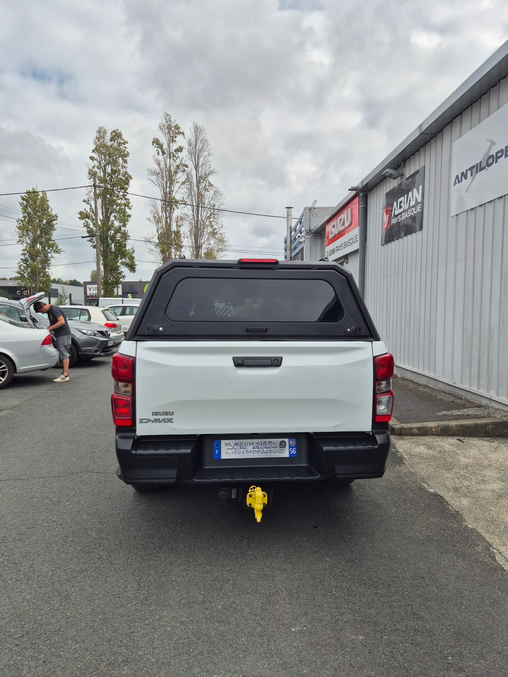 Hardtop vitré aluminium noir CW Isuzu D-Max Space Cab 2020+ – Image 2