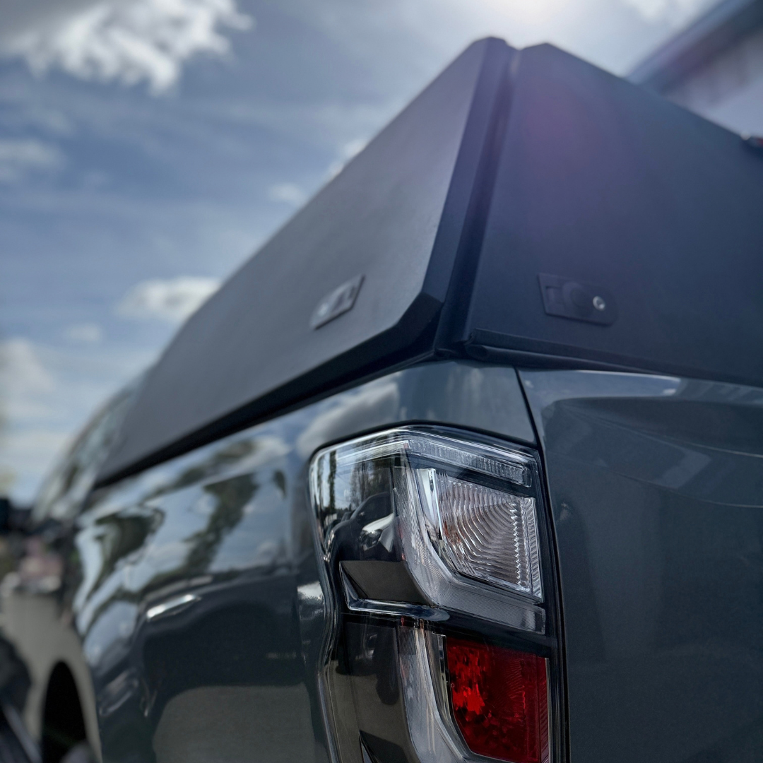 Hardtop fermé (sans vitre) aluminium noir CW Isuzu D-Max Double Cab 2020+ – Image 18