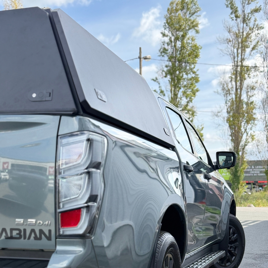 Hardtop fermé (sans vitre) aluminium noir CW Isuzu D-Max Double Cab 2020+ – Image 17