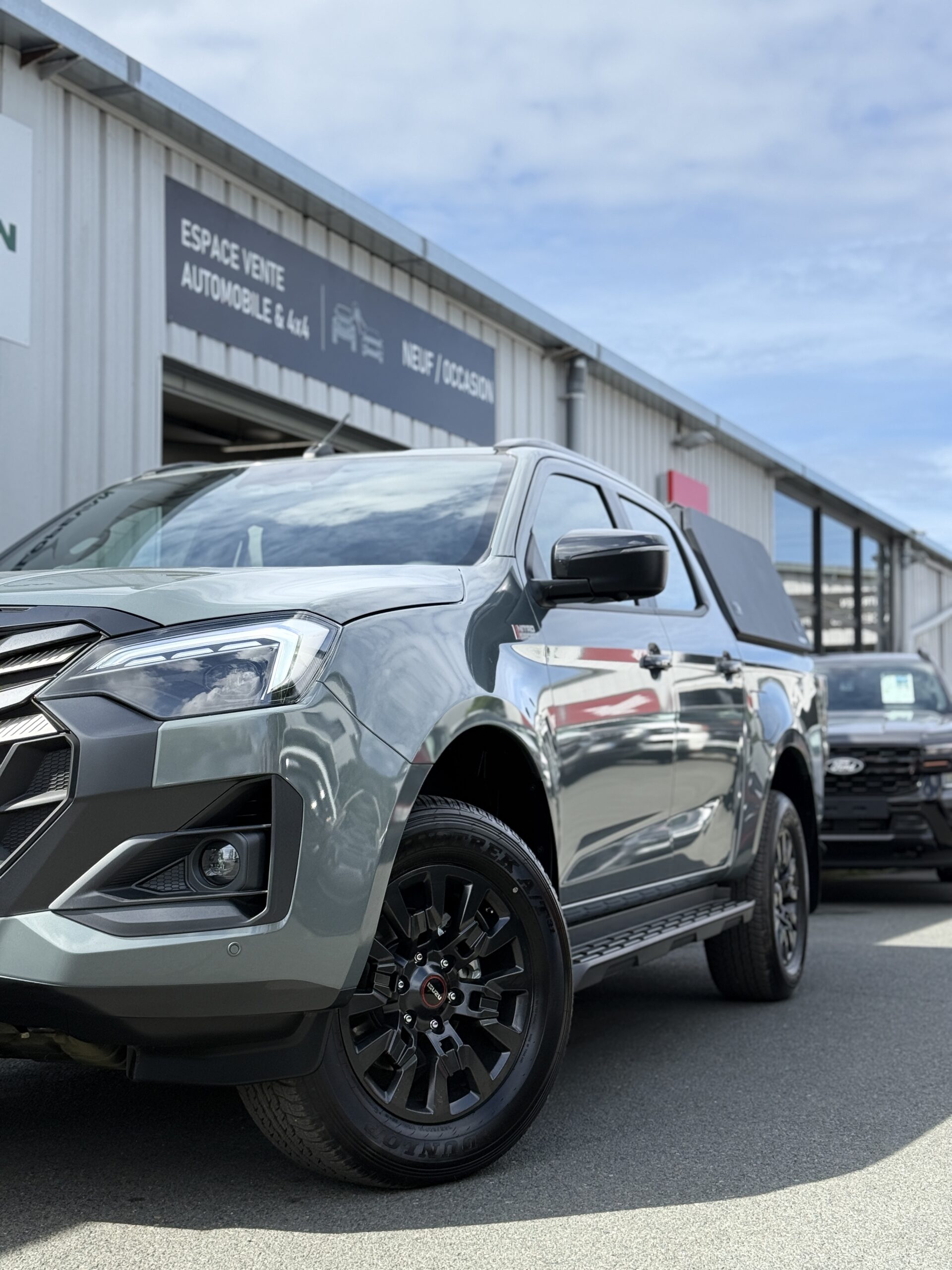 Hardtop fermé (sans vitre) aluminium noir CW Isuzu D-Max Double Cab 2020+ – Image 16