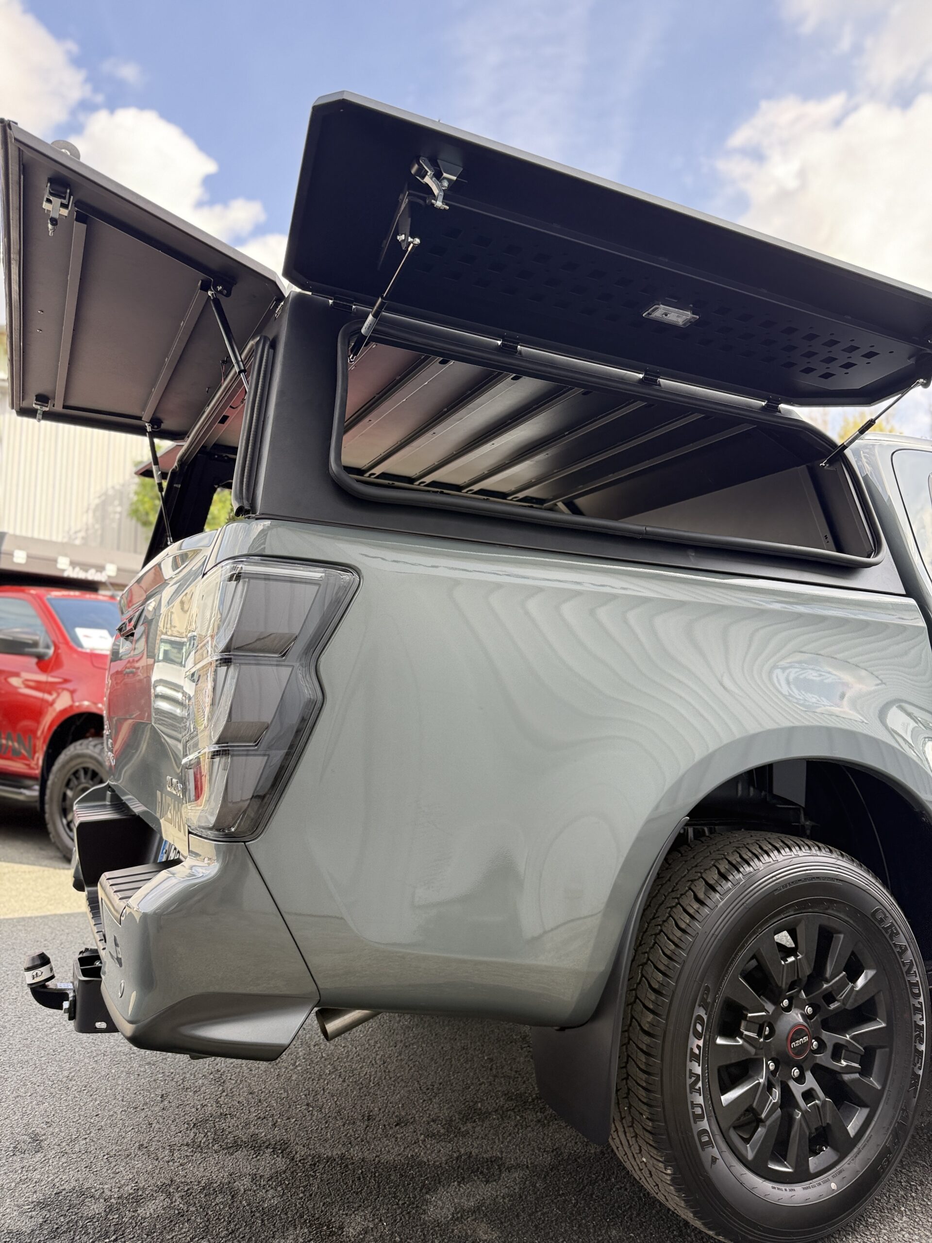 Hardtop fermé (sans vitre) aluminium noir CW Isuzu D-Max Double Cab 2020+ – Image 10